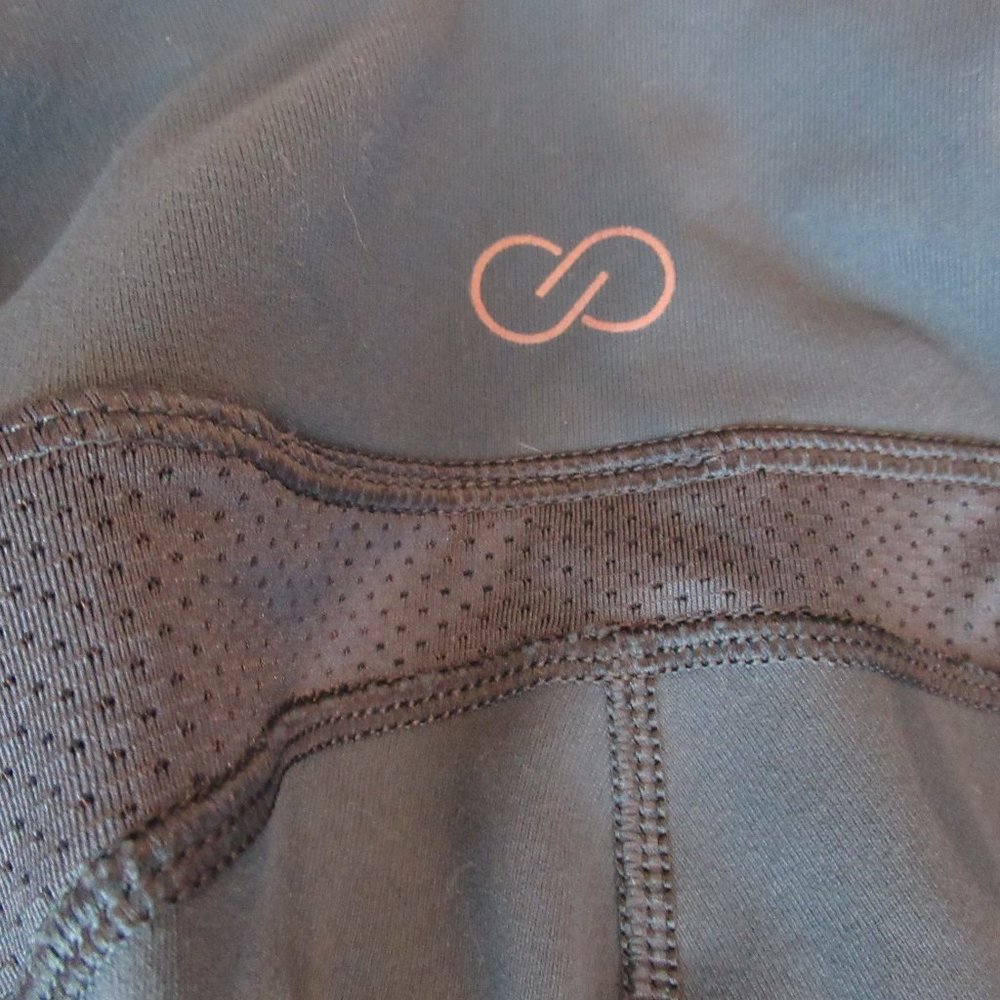 CALIA by Carrie Underwood Gray Capris w/ Pockets - Picture 8 of 14